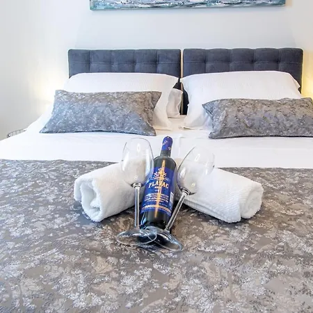 Euphoria Luxury شقة سبليت