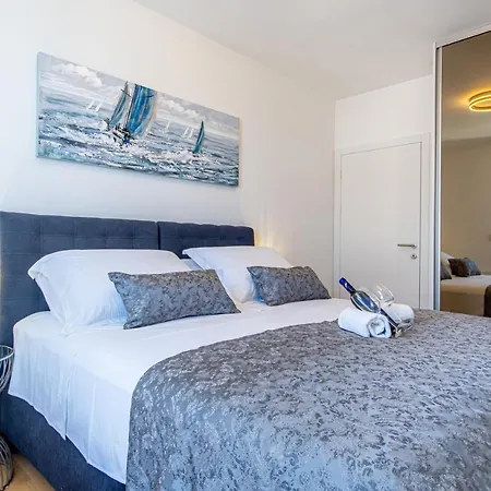 Euphoria Luxury Split